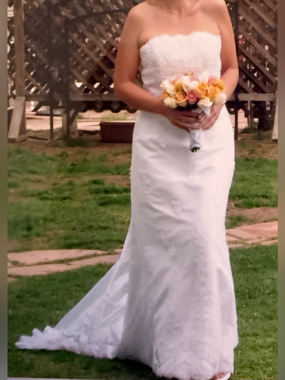 David's Bridal White Wedding Dress Label Detail - Picture 7 of 8